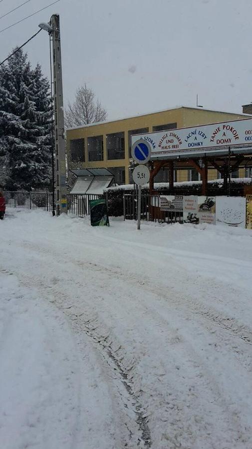 Grill Terasz Etterem Es Szallashely Mezokovesd ภายนอก รูปภาพ