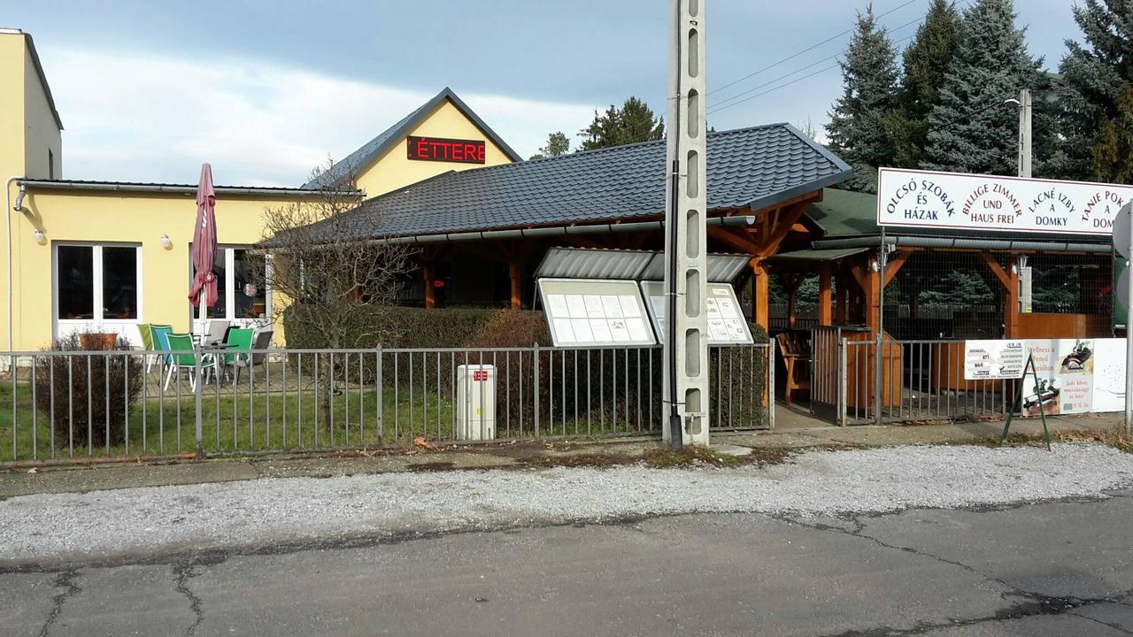 Grill Terasz Etterem Es Szallashely Mezokovesd ภายนอก รูปภาพ